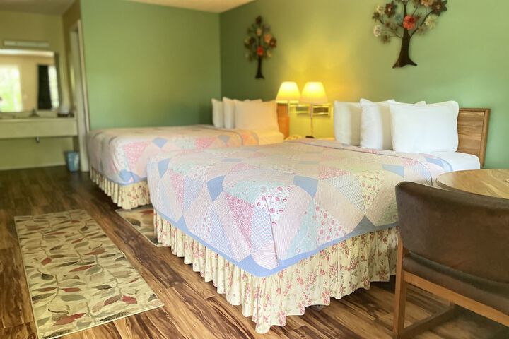Room 25 of 43