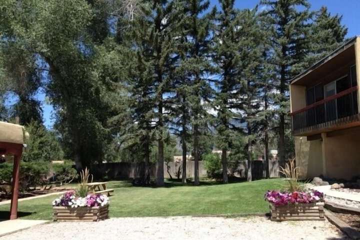 El Pueblo Lodge