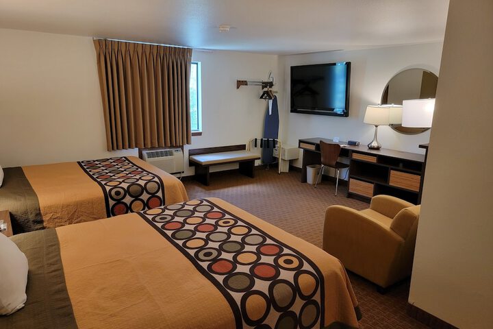 Room 32 of 41