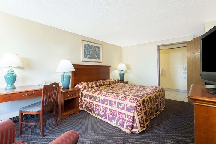 Room 12 of 13
