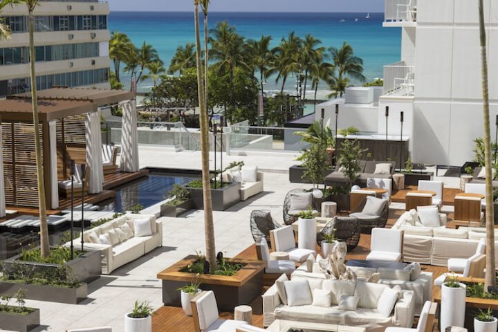Sundeck 47 of 53