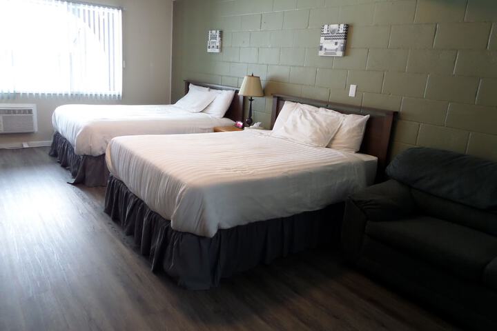 Ray Lyn Motel