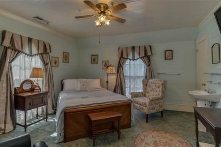 Room 54 of 64
