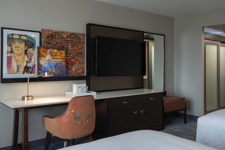 Renaissance Dallas Addison Hotel