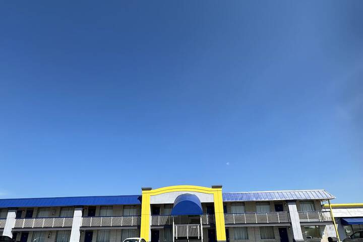 Days Inn by Wyndham Salina South