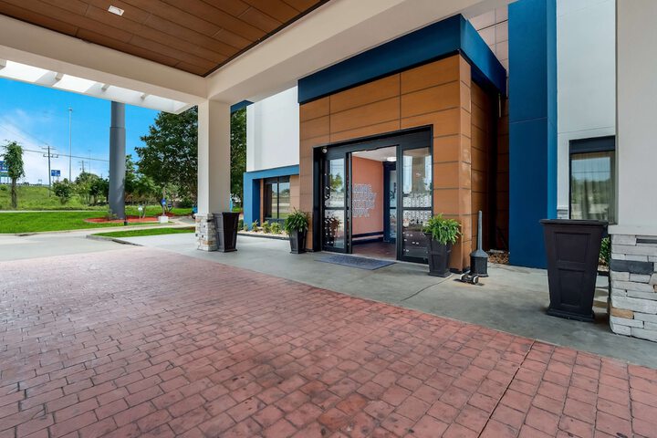 Hotel 6 of 58