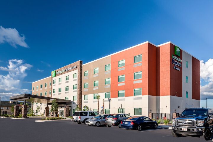 Holiday Inn Express & Suites Punta Gorda by IHG