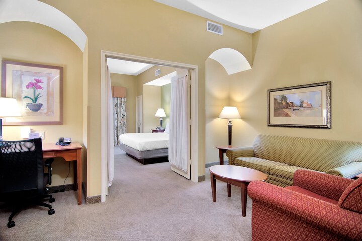 Room 28 of 48