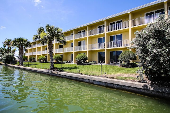 Treasure Island Hotel and Marina