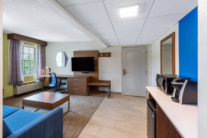 Room 25 of 49