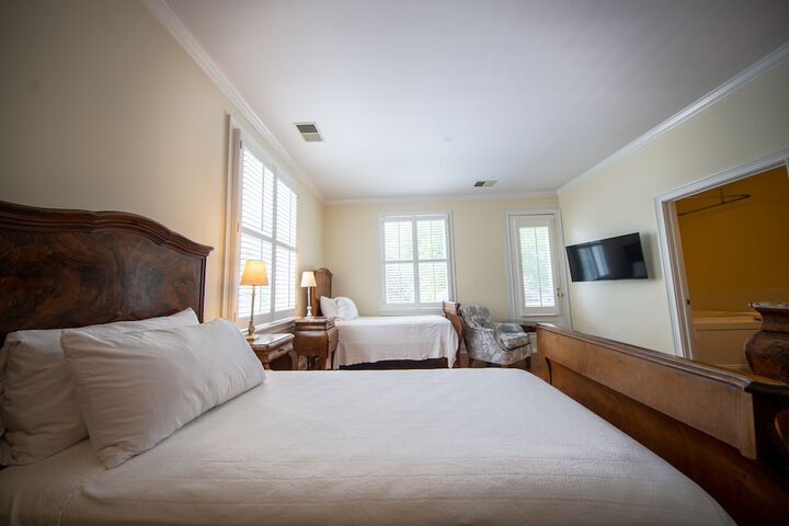Room 34 of 46