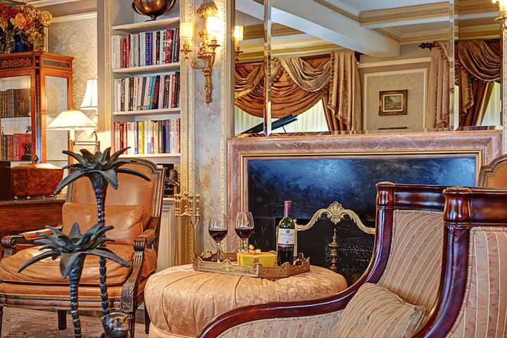Hotel Interior 7 of 79