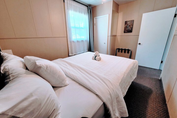 Room 62 of 83
