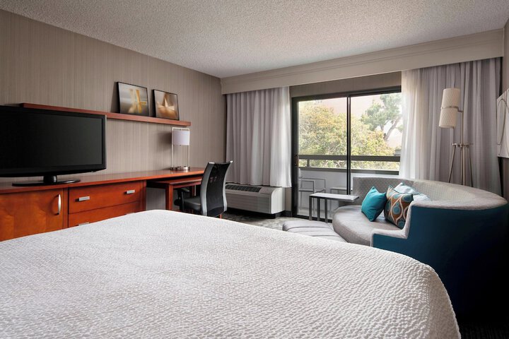 Courtyard by Marriott San Francisco Airport