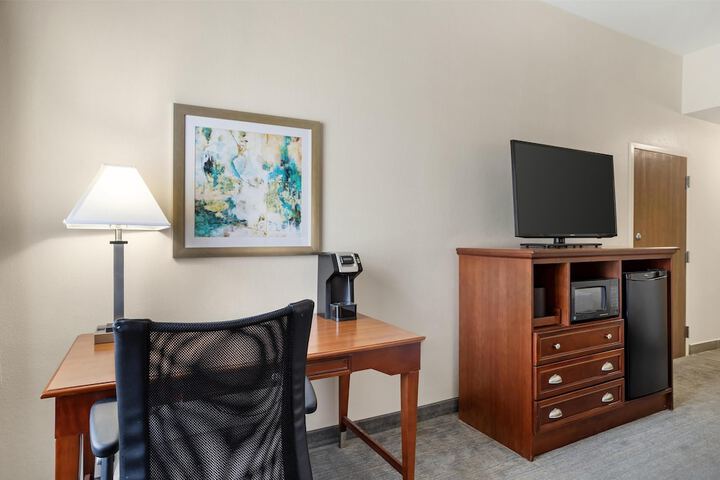 Best Western Plus Executive Hotel & Suites