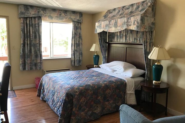 Room 22 of 64