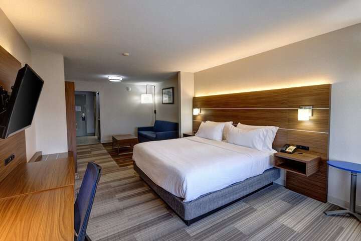 Room 17 of 61