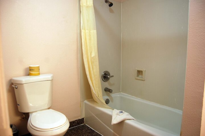Room 7 of 27