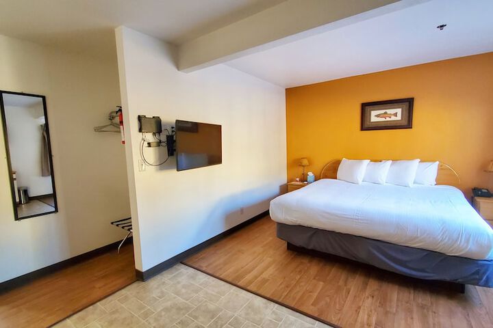Room 15 of 33