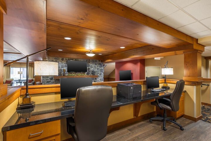 Business Center 67 of 68