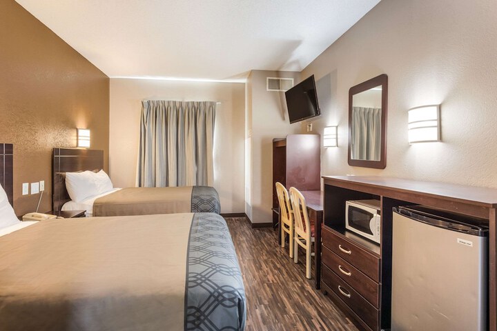 Room 16 of 28