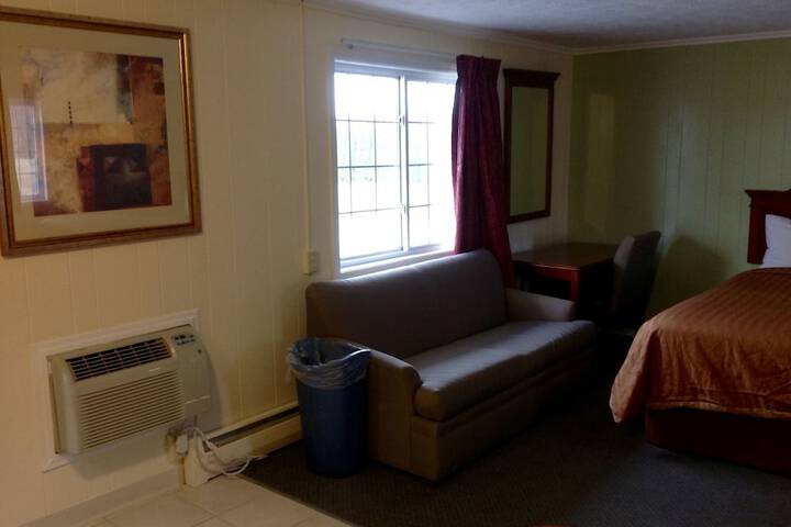 Room 16 of 38