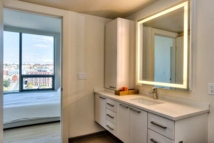 Room 21 of 34