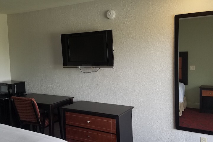 Room 11 of 22