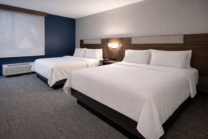 Holiday Inn Express Hotel & Suites St. Paul-Woodbury by IHG