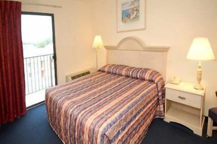 Room 6 of 40