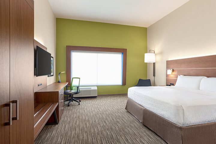 Room 16 of 48