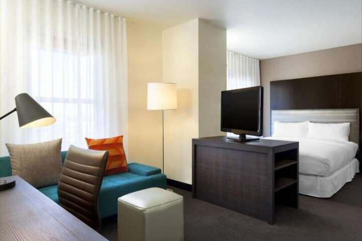 Room 15 of 33