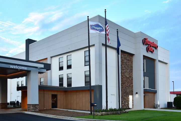Hotel 3 of 64