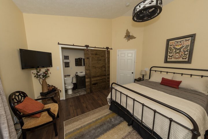 Room 44 of 62