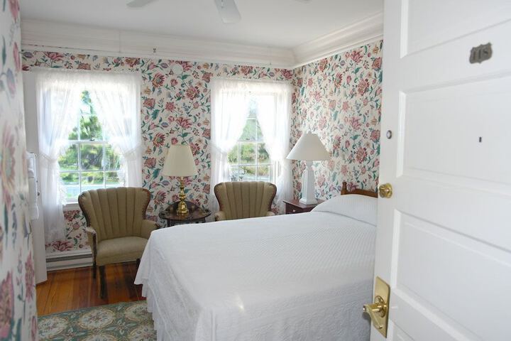 The Colony Hotel
