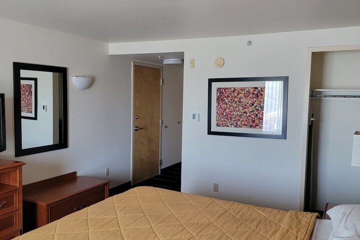 Room 8 of 22