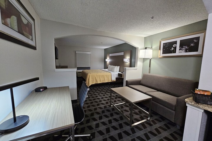 Room 13 of 64