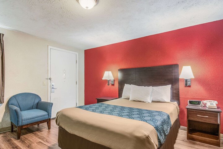 Room 25 of 49