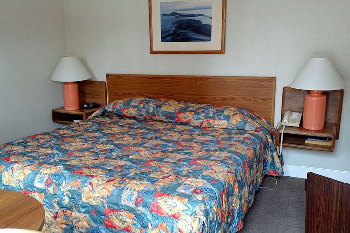 Room 5 of 10