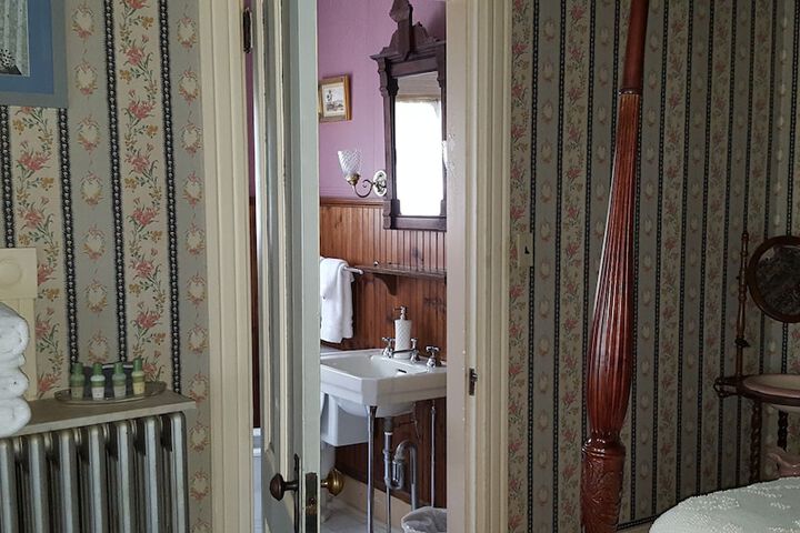 Room 25 of 51