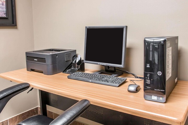 Business Center 66 of 70
