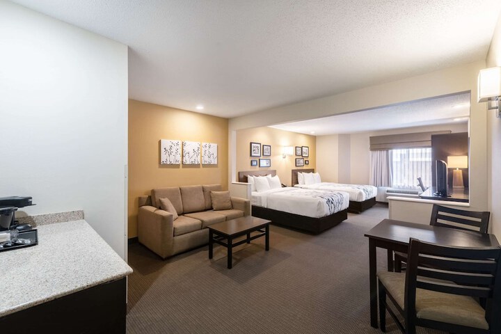 Room 33 of 39