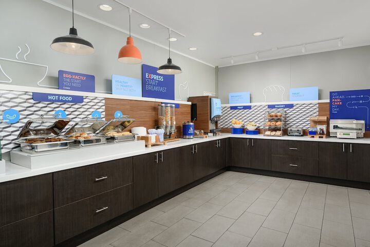 Holiday Inn Express Hotel & Suites Tullahoma by IHG