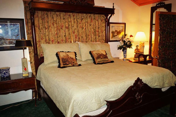 Echo Canyon Spa Resort (Adults Only)