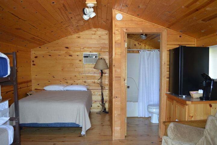 No Name City Luxury Cabins & RV