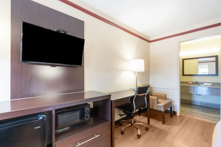 Room 34 of 35