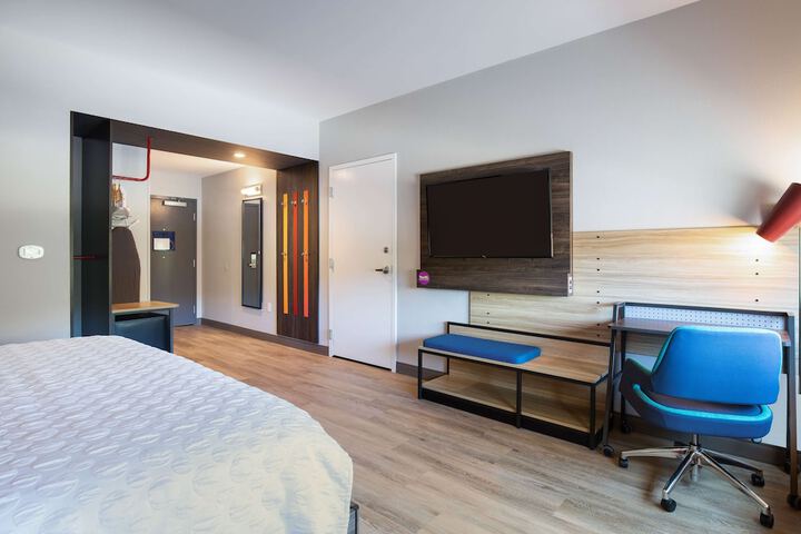 Room 28 of 37