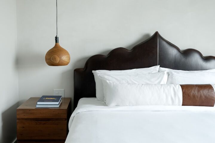 Room 25 of 60
