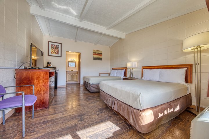Room 7 of 15