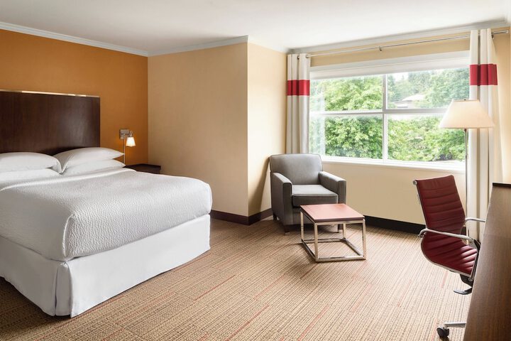 Four Points by Sheraton Surrey